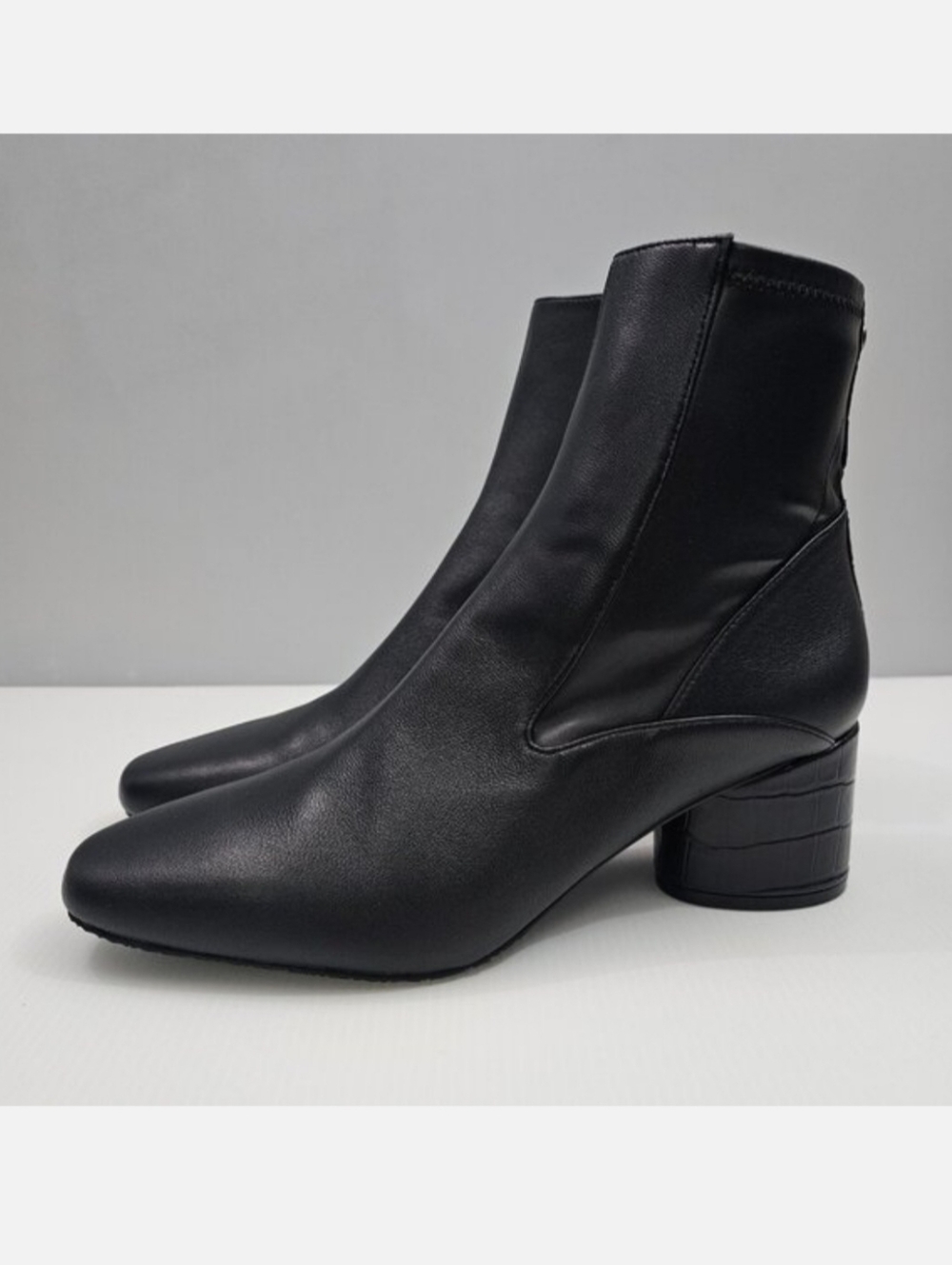 Donald Pliner Gaige Ankle Boot Womens 9 Black Block Heel Dress Bootie Work NEW